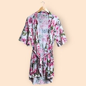 Show Me Your Mumu Floral Brie Robe White Pink Green Bathrobe Women’s One Size